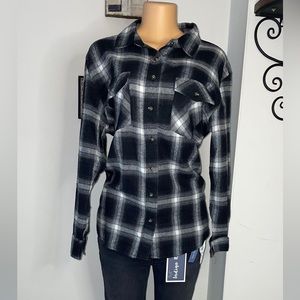 LONG SLEEVE PLAID SHIRT BLACK AND WHITE SIZE L | Weekends Everyday